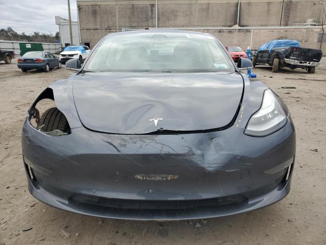 5YJ3E1EA1JF030455 - 2018 TESLA MODEL 3 CHARCOAL photo 5