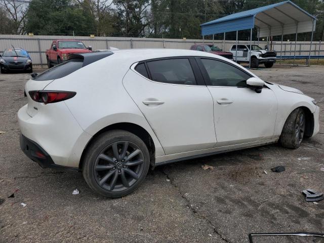 JM1BPAMM9K1139399 - 2019 MAZDA 3 PREFERRED WHITE photo 3