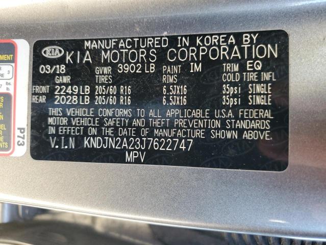 KNDJN2A23J7622747 - 2018 KIA SOUL SILVER photo 12