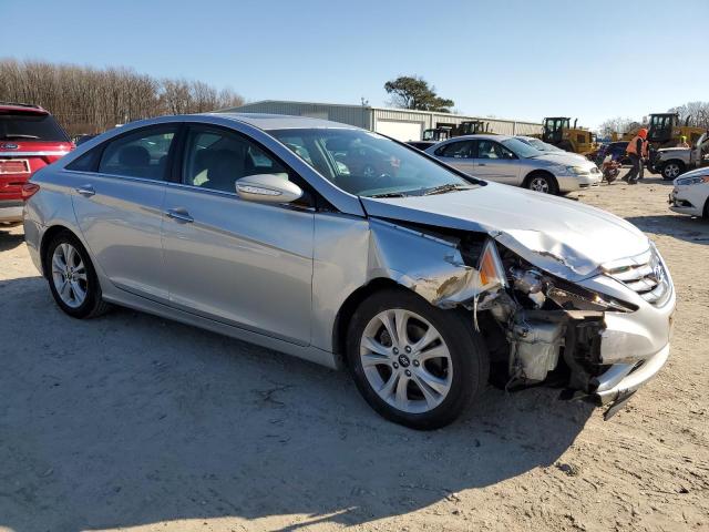 5NPEC4AC1BH004366 - 2011 HYUNDAI SONATA SE SILVER photo 4