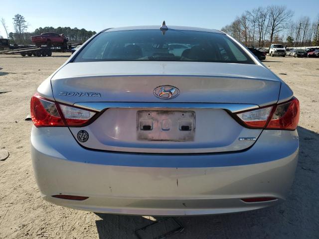 5NPEC4AC1BH004366 - 2011 HYUNDAI SONATA SE SILVER photo 6