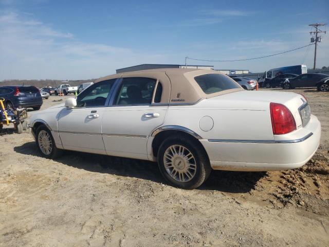 2LNHM82V89X633709 - 2009 LINCOLN TOWN CAR SIGNATURE LIMITED WHITE photo 2