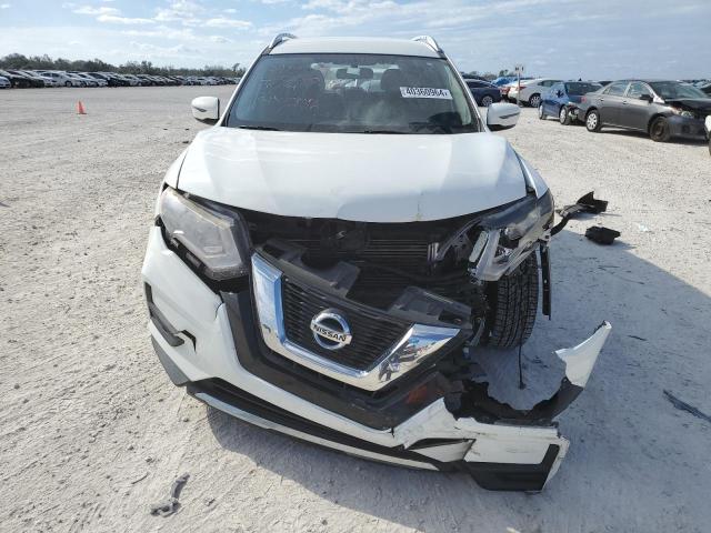 KNMAT2MT4HP523424 - 2017 NISSAN ROGUE S WHITE photo 5