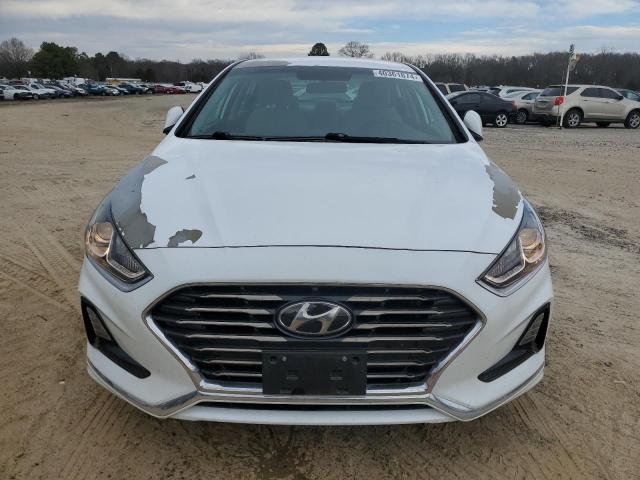 5NPE24AF5KH789875 - 2019 HYUNDAI SONATA SE WHITE photo 5