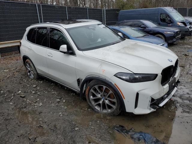 5UX23EU06R9S80604 - 2024 BMW X5 XDRIVE40I WHITE photo 4