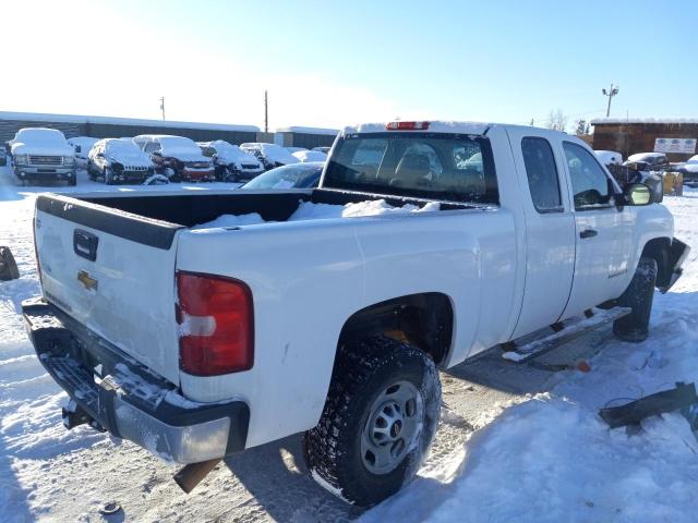 1GC2KVCG4DZ190024 - 2013 CHEVROLET SILVERADO K2500 HEAVY DUTY WHITE photo 3