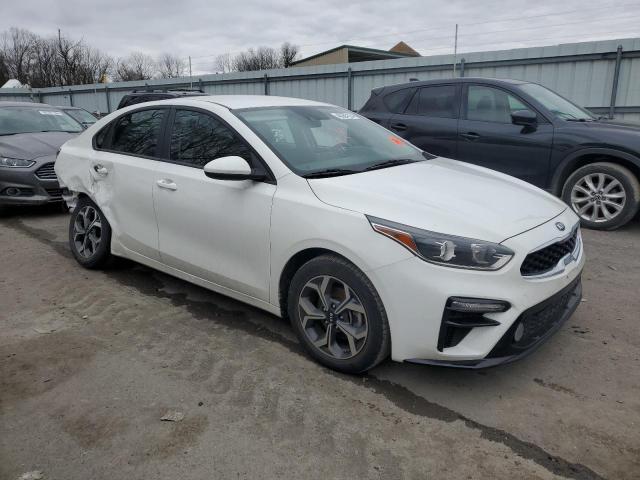 3KPF24AD4KE105034 - 2019 KIA FORTE FE WHITE photo 4