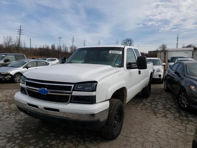 1GCHC29G12E298361 - 2002 CHEVROLET SILVERADO C2500 HEAVY DUTY WHITE photo 1