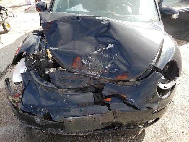 3VWPW3AG0AM017953 - 2010 VOLKSWAGEN NEW BEETLE BLACK photo 11