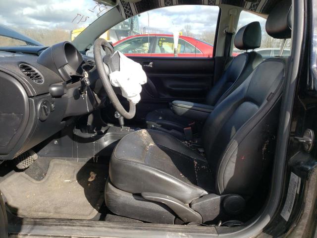 3VWPW3AG0AM017953 - 2010 VOLKSWAGEN NEW BEETLE BLACK photo 7