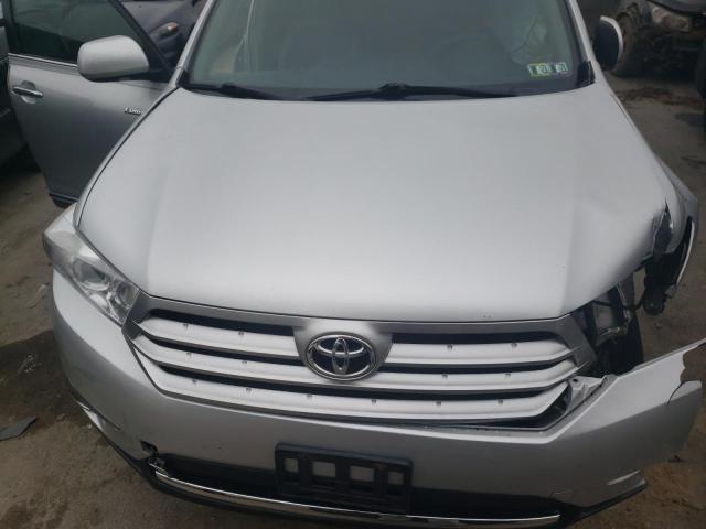 5TDDK3EH4BS055160 - 2011 TOYOTA HIGHLANDER LIMITED SILVER photo 12