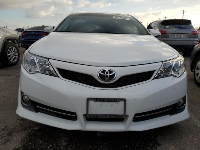 4T1BF1FK6CU575038 - 2012 TOYOTA CAMRY BASE WHITE photo 5