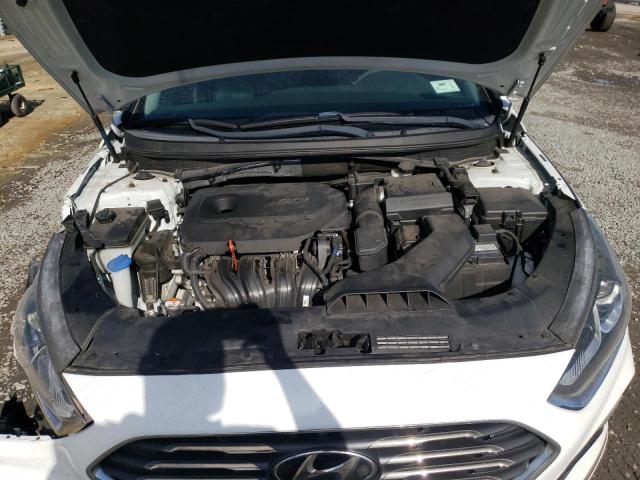 5NPE24AF7JH682017 - 2018 HYUNDAI SONATA SE WHITE photo 11