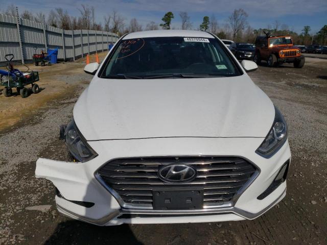 5NPE24AF7JH682017 - 2018 HYUNDAI SONATA SE WHITE photo 5