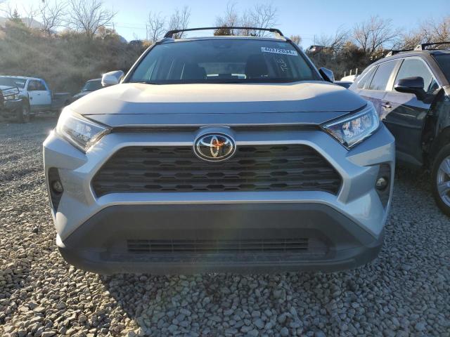 2T3P1RFV4MC217718 - 2021 TOYOTA RAV4 XLE SILVER photo 5