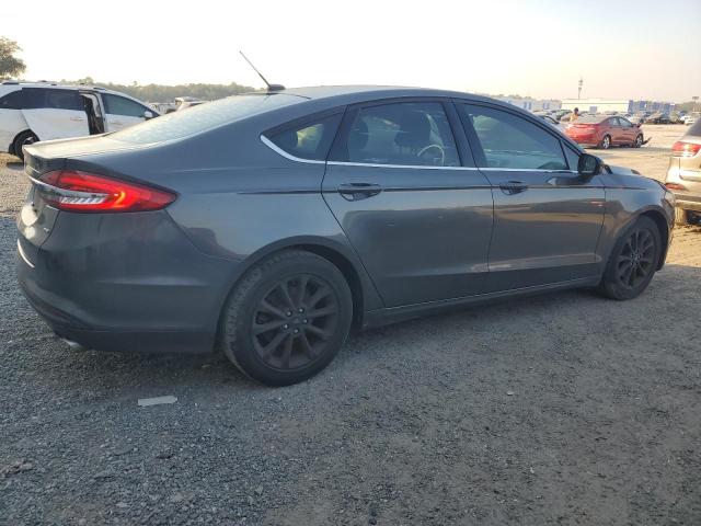 3FA6P0H71HR382807 - 2017 FORD FUSION SE GRAY photo 3