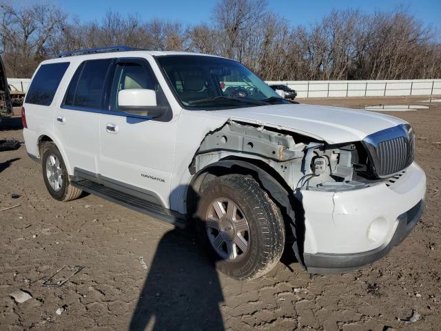 5LMFU27R63LJ00680 - 2003 LINCOLN NAVIGATOR WHITE photo 4