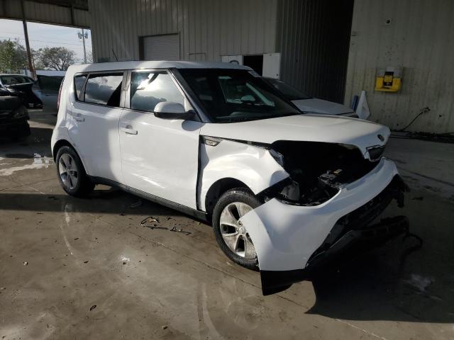 KNDJN2A20E7739711 - 2014 KIA SOUL WHITE photo 4