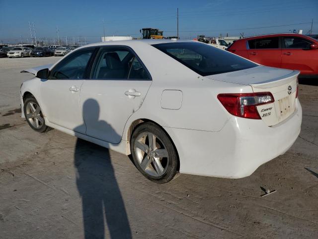 4T1BF1FK5EU771037 - 2014 TOYOTA CAMRY L WHITE photo 2