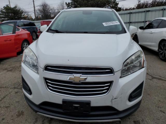 3GNCJPSBXGL267684 - 2016 CHEVROLET TRAX 1LT WHITE photo 5