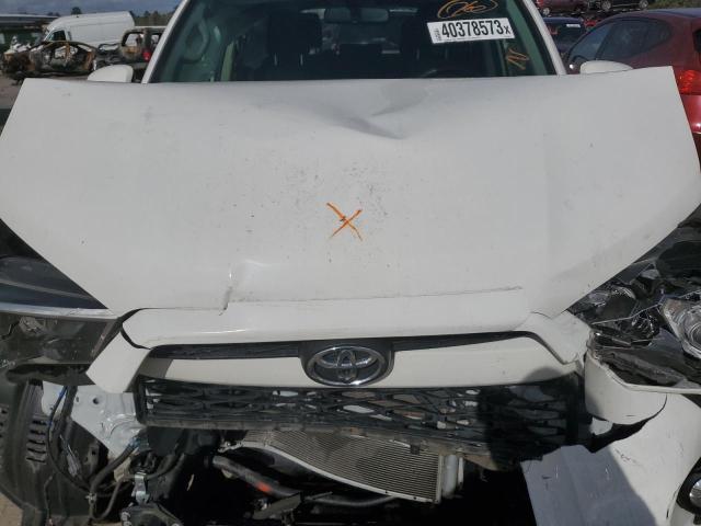 JTEZU5JR7J5175447 - 2018 TOYOTA 4RUNNER SR5 WHITE photo 11