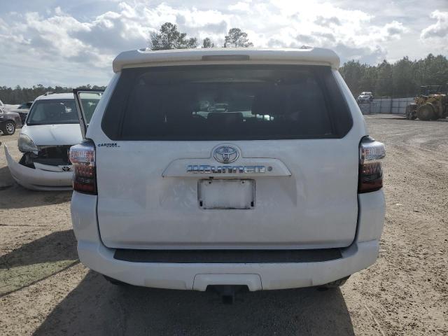 JTEZU5JR7J5175447 - 2018 TOYOTA 4RUNNER SR5 WHITE photo 6