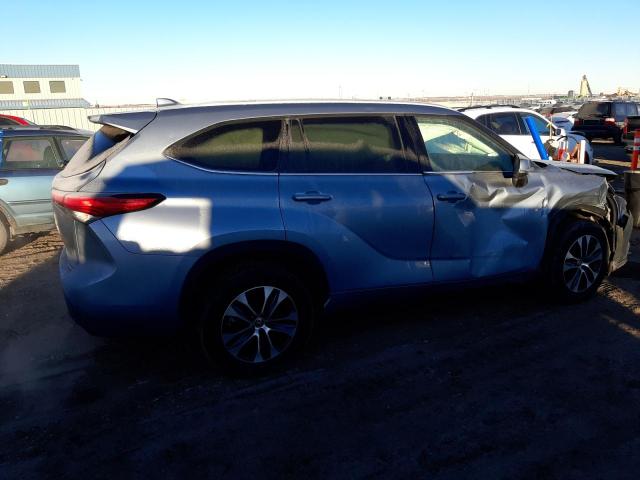 5TDGZRBH8NS163642 - 2022 TOYOTA HIGHLANDER XLE BLUE photo 3