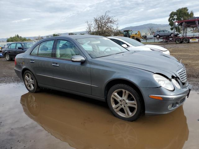 WDBUF56J96A982125 - 2006 MERCEDES-BENZ E 350 BLUE photo 4