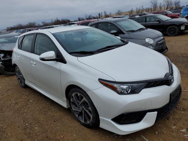 JTNKARJE8JJ576186 - 2018 TOYOTA COROLLA IM WHITE photo 4