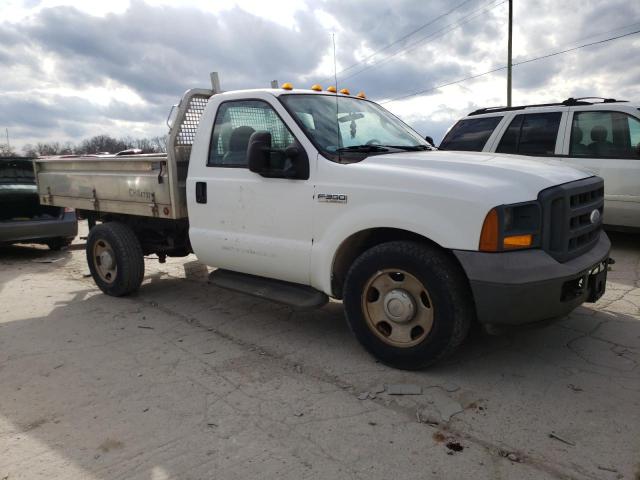 1FDSF34575EC82125 - 2005 FORD F350 SRW SUPER DUTY WHITE photo 4