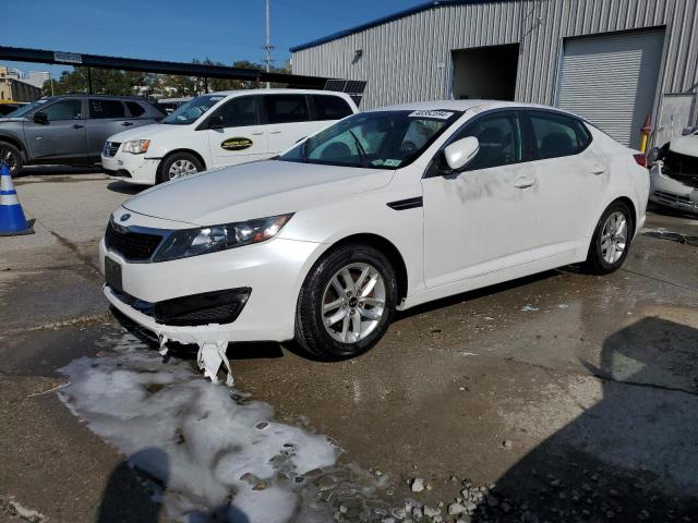 KNAGM4A70B5133771 - 2011 KIA OPTIMA LX WHITE photo 1