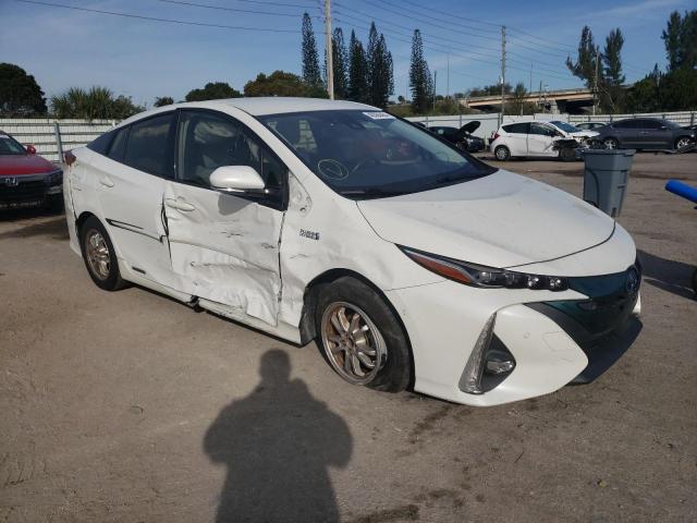 JTDKARFP4H3006585 - 2017 TOYOTA PRIUS PRIM თეთრი ფოტო 4