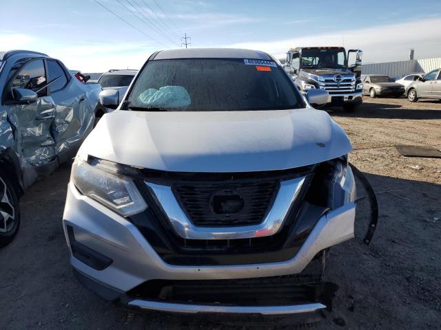 KNMAT2MT9JP585097 - 2018 NISSAN ROGUE S SILVER photo 5