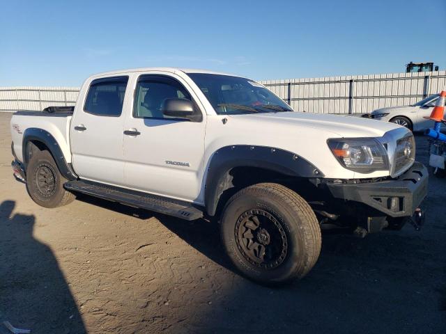 3TMJU4GN5AM095039 - 2010 TOYOTA TACOMA DOUBLE CAB PRERUNNER WHITE photo 4