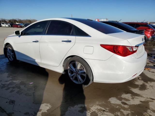 5NPEC4AC7CH368583 - 2012 HYUNDAI SONATA SE WHITE photo 2