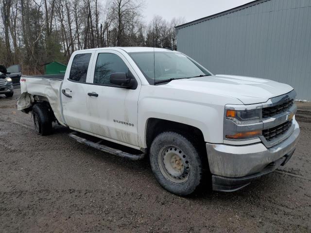 1GCVKNEC8JZ379679 - 2018 CHEVROLET SILVERADO K1500 WHITE photo 4