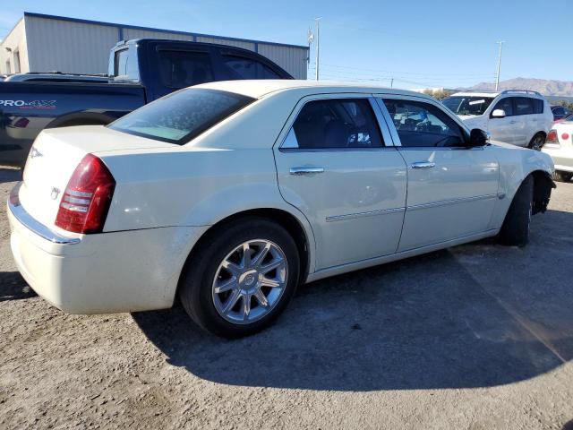 2C3JA63H25H500870 - 2005 CHRYSLER 300C BEIGE photo 3