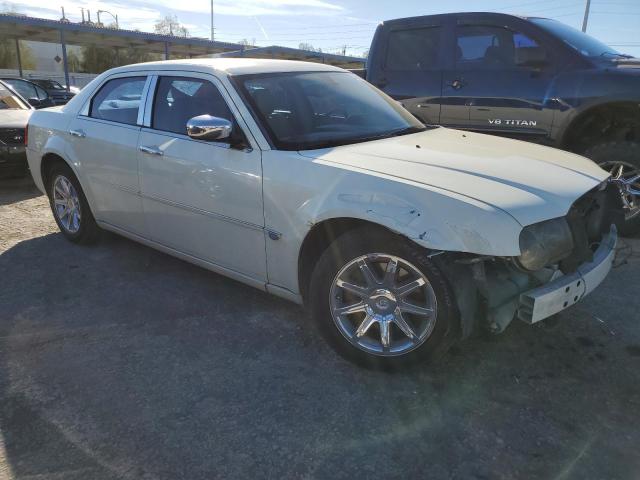 2C3JA63H25H500870 - 2005 CHRYSLER 300C BEIGE photo 4