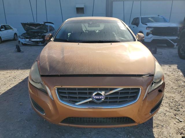 YV1612FS8D2184622 - 2013 VOLVO S60 T5 ORANGE photo 5