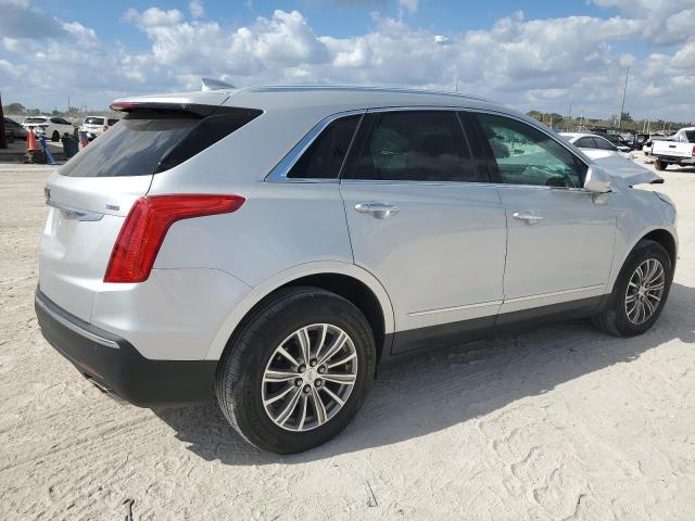 1GYKNBRS5HZ113387 - 2017 CADILLAC XT5 LUXURY SILVER photo 3