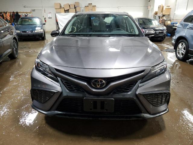 4T1G11AK5PU084882 - 2023 TOYOTA CAMRY SE NIGHT SHADE GRAY photo 5