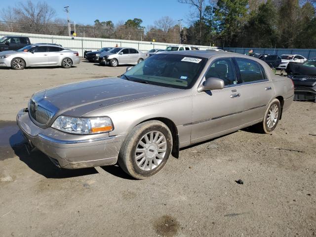 2003 LINCOLN TOWN CAR SIGNATURE, 