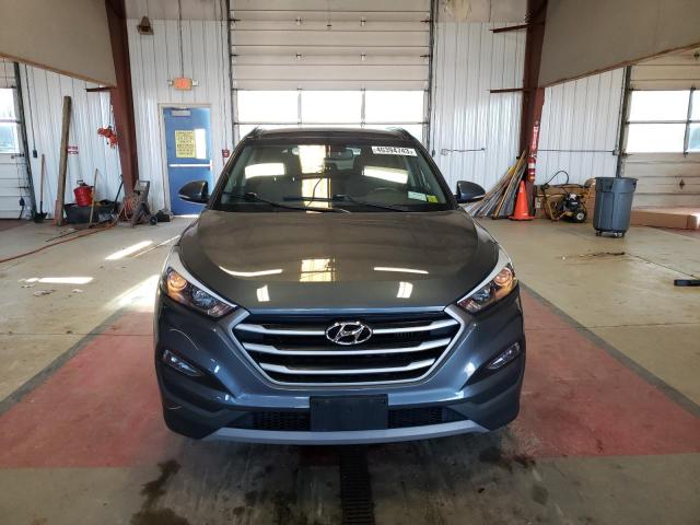 KM8J3CA27JU686458 - 2018 HYUNDAI TUCSON VALUE CHARCOAL photo 5