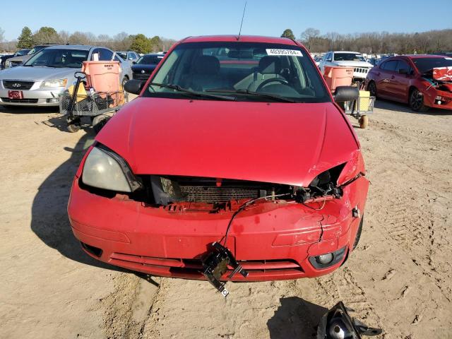 1FAFP34N65W246297 - 2005 FORD FOCUS ZX4 RED photo 5