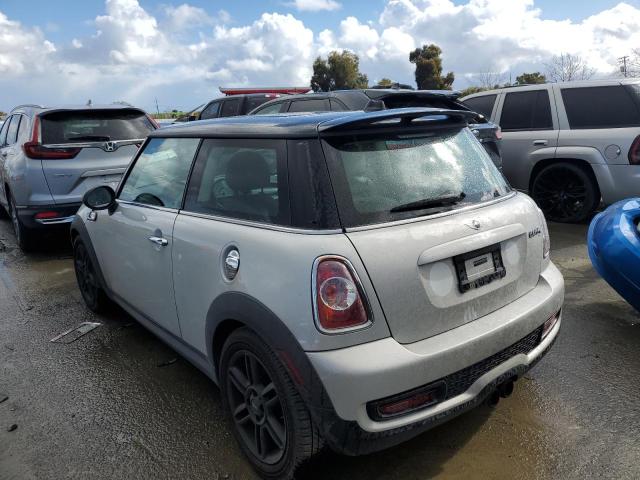 WMWSV3C50CT385711 - 2012 MINI COOPER S SILVER photo 2