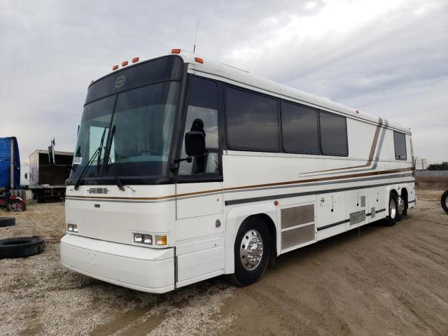 1M8GDM9A4KP042592 - 1989 MOTOR COACH INDUSTRIES TRANSIT BU WHITE photo 2