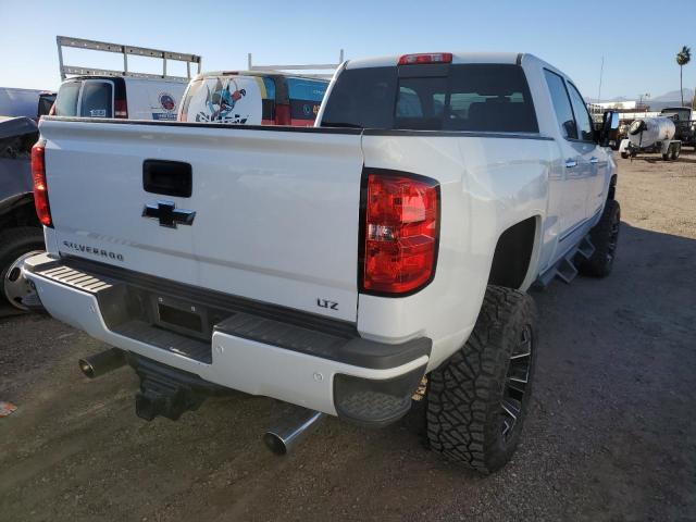 1GC1CWEG8JF144690 - 2018 CHEVROLET SILVERADO C2500 HEAVY DUTY LTZ WHITE photo 4