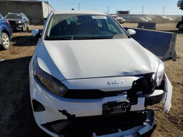 3KPF24AD7RE728495 - 2024 KIA FORTE LX WHITE photo 5