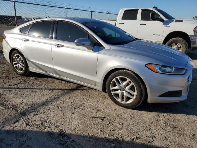 1FA6P0H78E5376355 - 2014 FORD FUSION SE SILVER photo 4