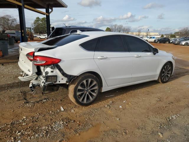 3FA6P0T93KR259705 - 2019 FORD FUSION SE WHITE photo 3